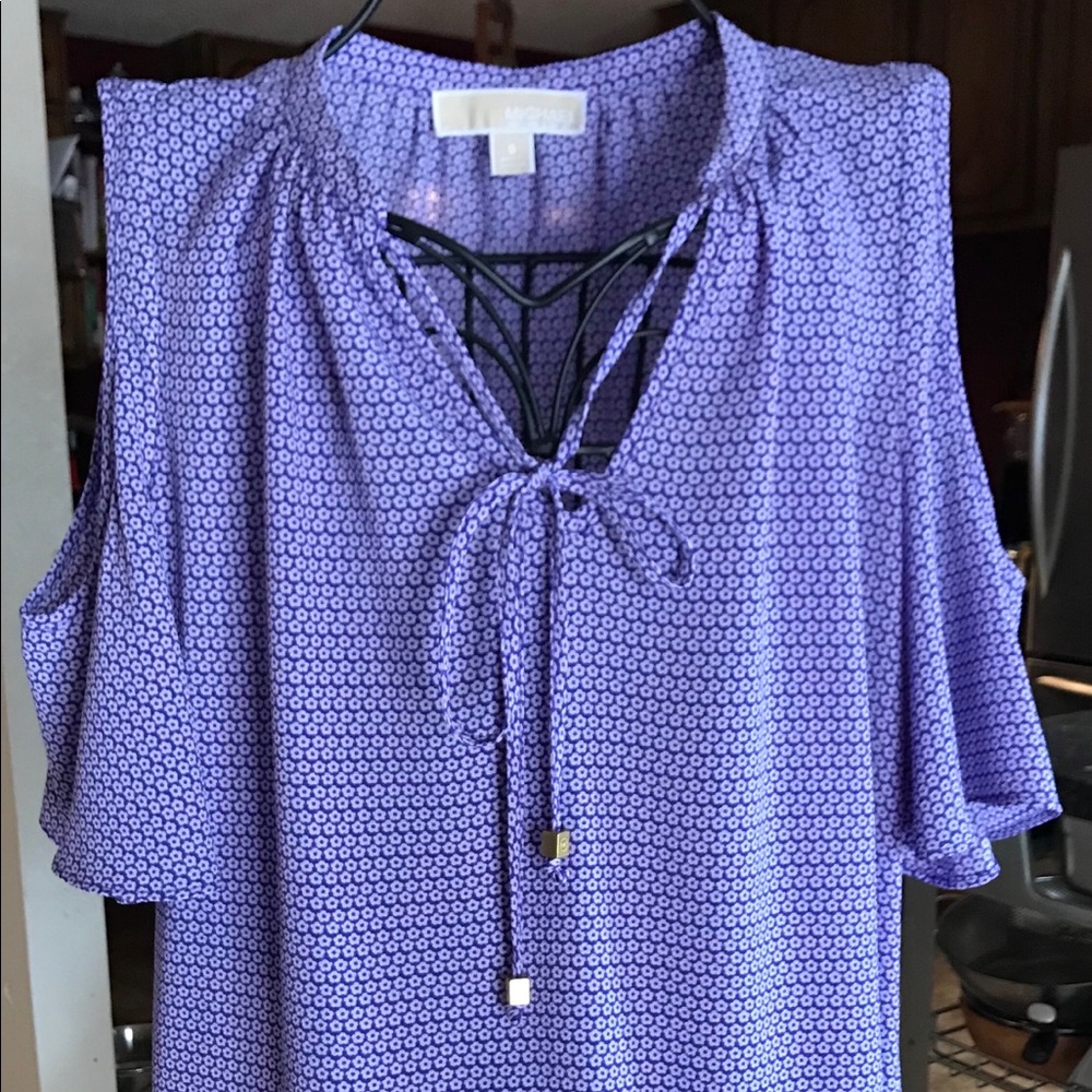 💕Michael Kors cold shoulder blouse